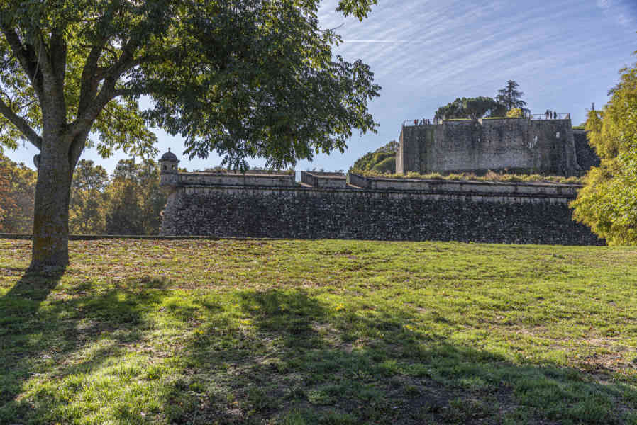 Pamplona 053 - murallas - Baluarte bajo de Nuestra Señora de Guadalupe.jpg